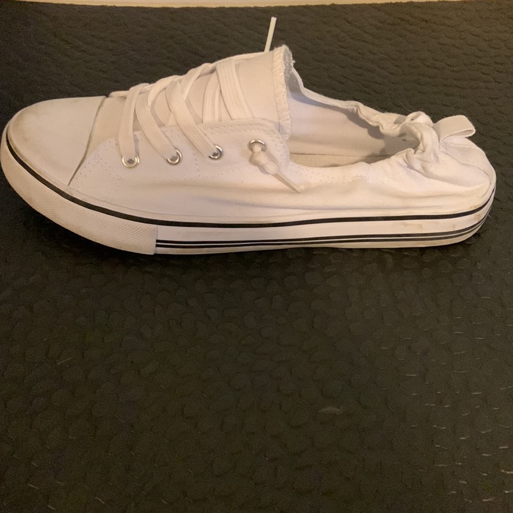 Shoes - Picture 4 of 6